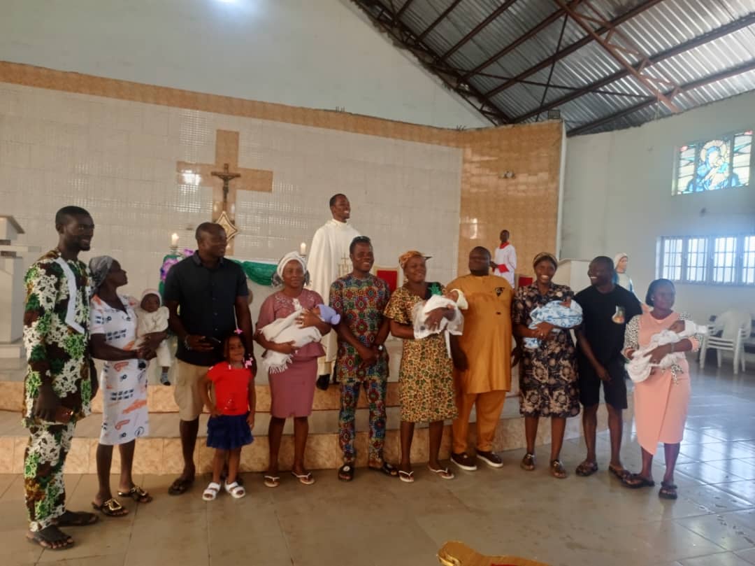 Children in catechism class